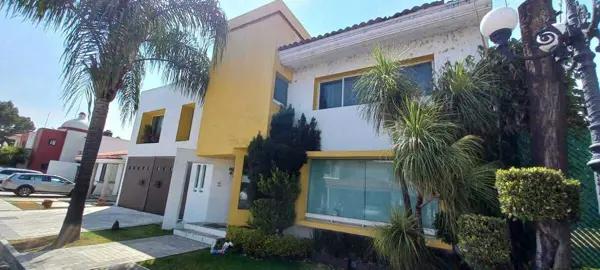 CASA EN VENTA  RECTA A CHOLULA PUEBLA AMPLIO JARDIN