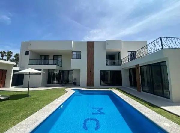 Casa en venta en Atlixco Puebla con recamara en planta baja y Alberca
