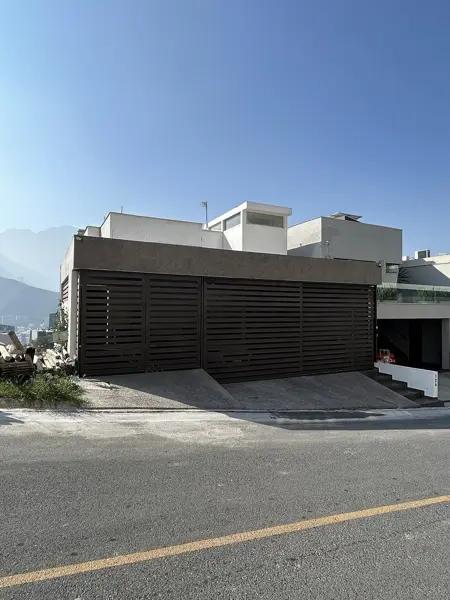 CASA EN VENTA VISTA REAL
