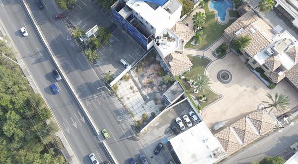 TERRENO COMERCIAL EN VENTA SOBRE AV MORONES PRIETO