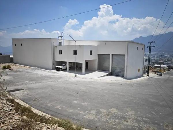 BODEGA INDUSTRIAL EN RENTA EN SANTA CATARINA