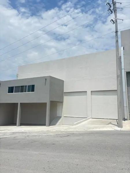 BODEGA EN VENTA/RENTA PARQUE INDUSTRIAL SANTA CATARINA