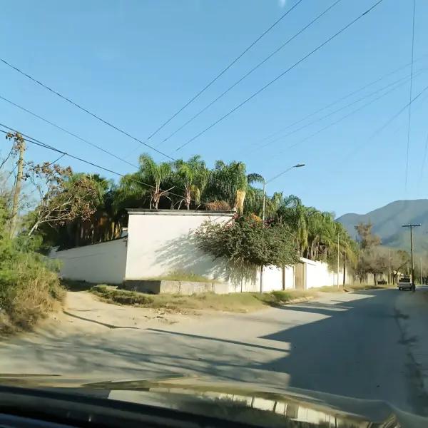 QUINTA EN VENTA EN EL HUAJUQUITO, ZONA CARRETERA NACIONAL