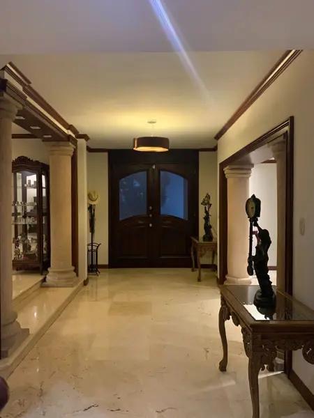 CASA EN VENTA EN CUMBRES TERCER SECTOR