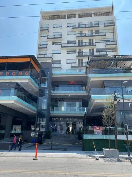 LOCAL EN VENTA EN PLAZA COMERCIAL