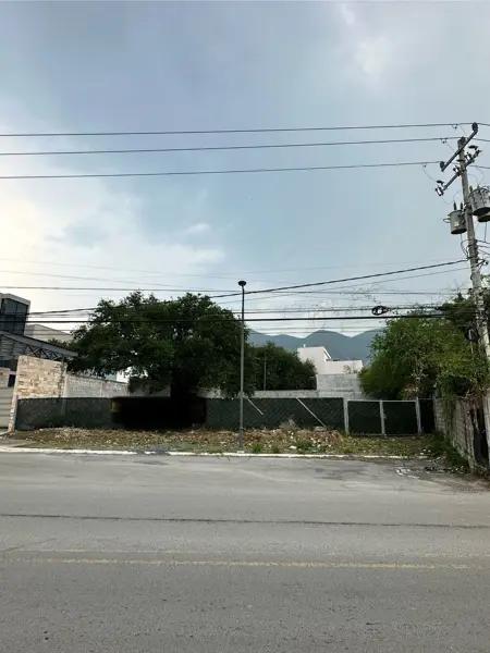 TERRENO COMERCIAL EN RENTA EL URO