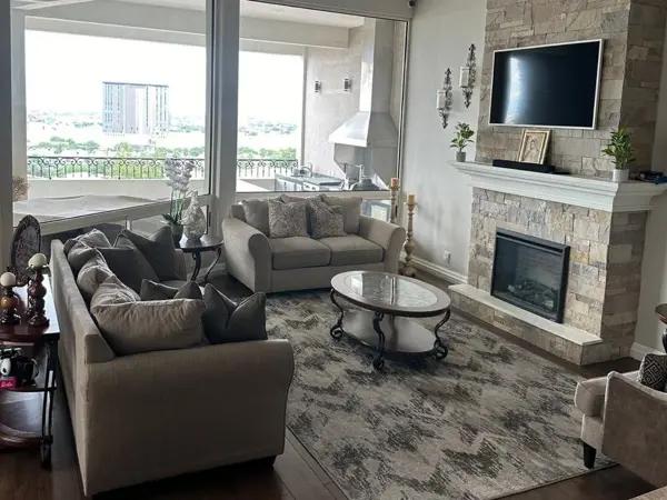 CASA EN VENTA EN LOMAS DEL ROBLE, SAN NICOLAS EN ESQUINA CON 3 RECÁMARAS, PANELES SOLARES