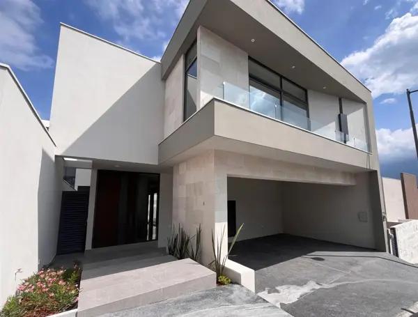 CASA EN VENTA EN CARRETERA NACIONAL CASA EN VENTA EN CARRETERA NACIONAL