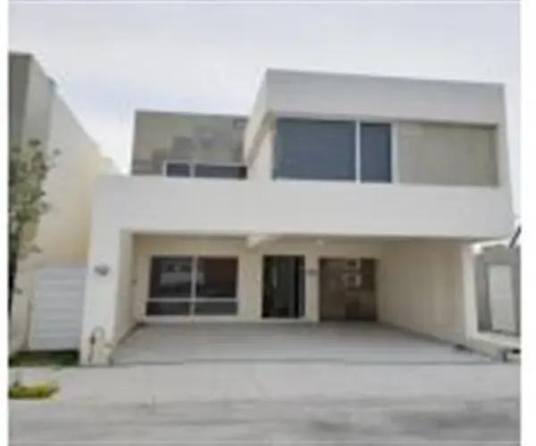 CASA EN VENTA FRACC PRIVADO EN APODACA CRISTAL LAGOONS