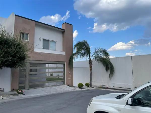 CASA EN VENTA EN CUMBRES SAN AGUSTÍN SECTOR MANCHESTER, MONTERREY, 4 RECÁMARAS, FRACCIONAMIENTO PRIV