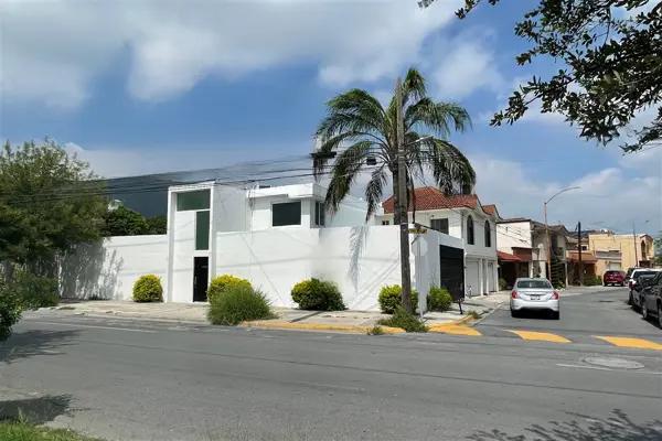 CASA EN VENTA EN RESIDENCIAL ANAHUAC