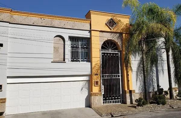 CASA EN VENTA EN CUMBRES CASA EN VENTA EN CUMBRES