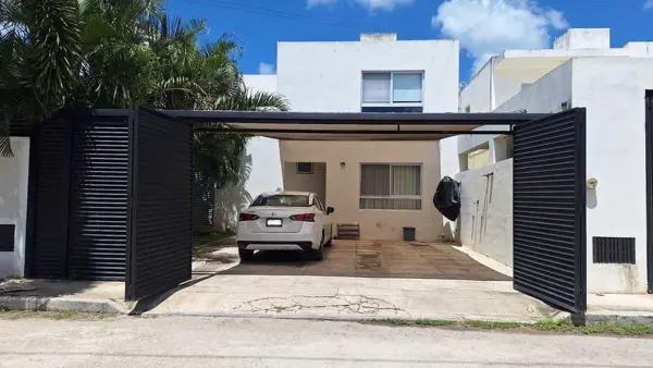 CASA EN VENTA EQUIPADA, POR UNIVERSIDAD MODELO, CHOLUL, MERIDA, YUCATÁN