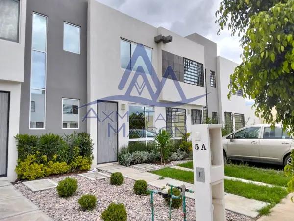 Casa En Venta En Fracc. Lomas Del Pedregal, Galaxia La Calera, Puebla, Pue. JX71