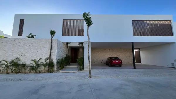 CASA EN VENTA EN MERIDA, XCANATUN MODELO 597