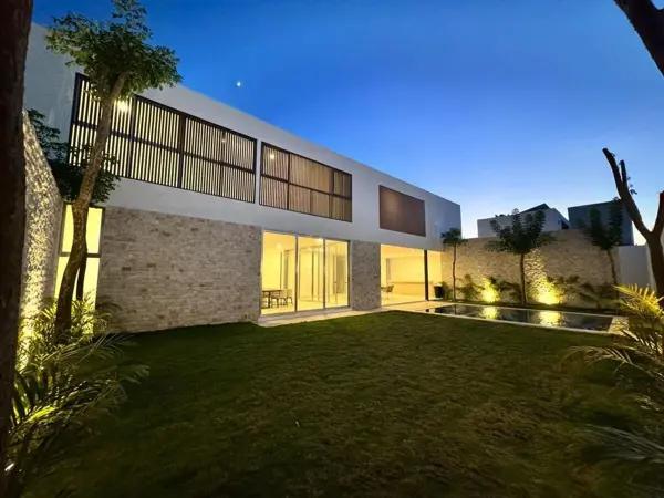 CASAS EN VENTA EN MERIDA. PRIVADA CON AMENIDADES.