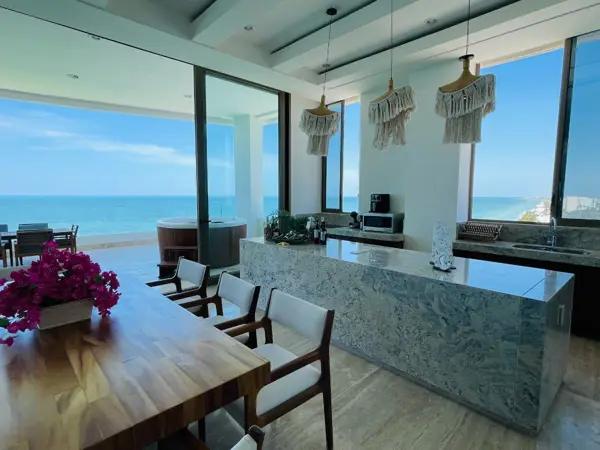 SE VENDE DEPARTAMENTO ENORME FRENTE AL MAR EN MERIDA YUCATAN CHICXULUB