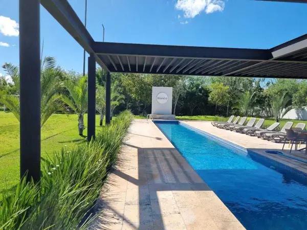 CASA EN VENTA EN MERIDA DE UN PISO, PRIVADA CON CASA CLUB EN KIKTEIL
