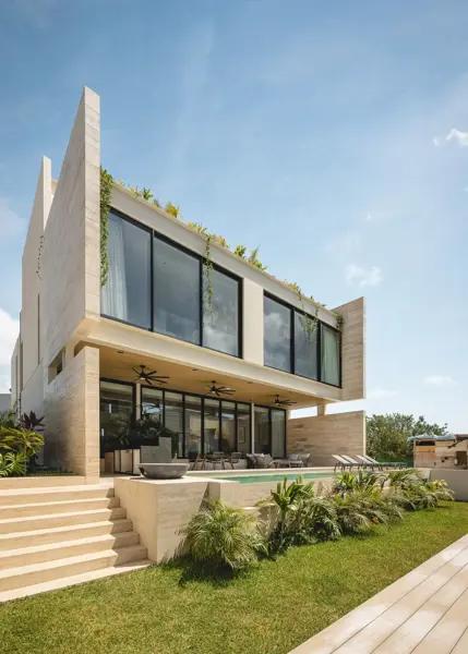 CASA EN VENTA EN PUERTO CANCÚN CERCANA A LA PLAYA CASA EN VENTA EN PUERTO CANCÚN CERCANA A LA PLAYA