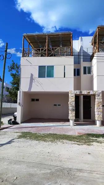 VENTA DE TOWNHOUSE EN CHICXULUB PUERTO