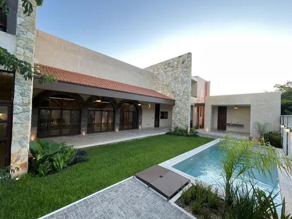 SE VENDE CASA DE LUJO DE DOS PLANTAS EN PRIVADA RESIDENCIAL ,TEMOZÓN, MERIDA SE VENDE CASA DE LUJO DE DOS PLANTAS EN PRIVADA RESIDENCIAL ,TEMOZÓN, MERIDA