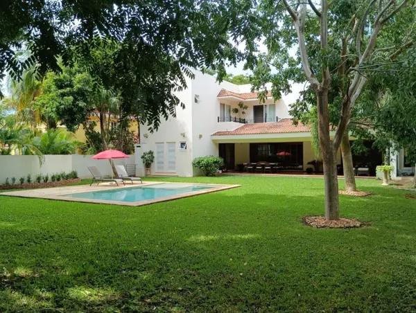 CASA EN VETNA EN PRIVADA CON CLUB DE GOLF, FRENTE AL PARQUE CASA EN VETNA EN PRIVADA CON CLUB DE GOLF, FRENTE AL PARQUE