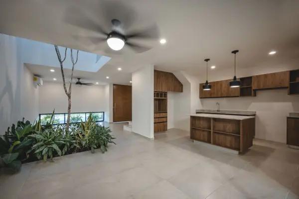 CASA EN VENTA EN PRIVADA CON AMENIDADES EN DZITYA. MERIDA.