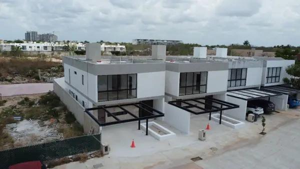 CASA EN VENTA EN MERIDA, PRIVADA RESIDENCIAL  CON AMENIDADES MOD B