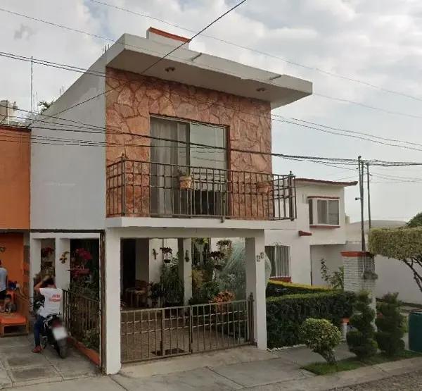 Casa en Cuautla Morelos. 160m2 Const. 3habitaciones,3 baños Estacionamiento todos los servicios