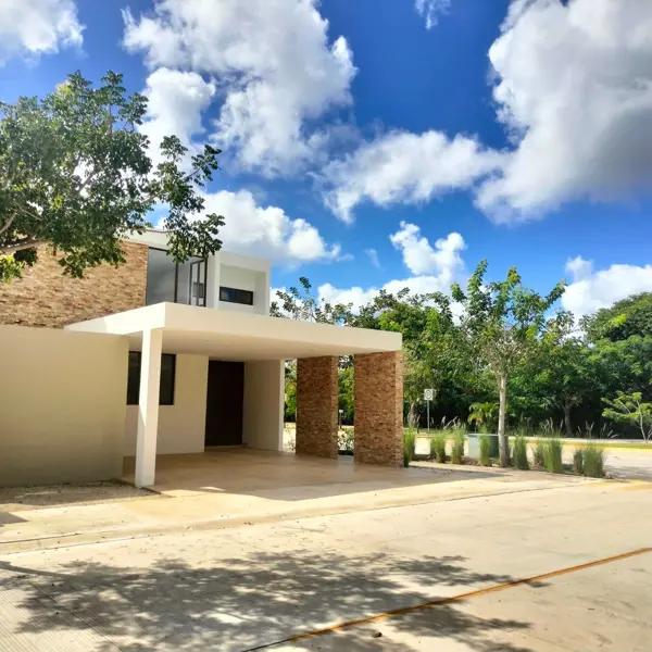 CASA 3 RECAMARAS EN ESQUINA, EN PRIVADA CON AMENIDADES A LA VENTA