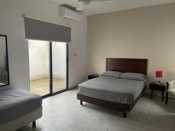 DEPARTAMENTO A LA RENTA, EN PLANTA ALTA DE 1 RECAMARA AMUEBLADO EN ZONA AAA, MER