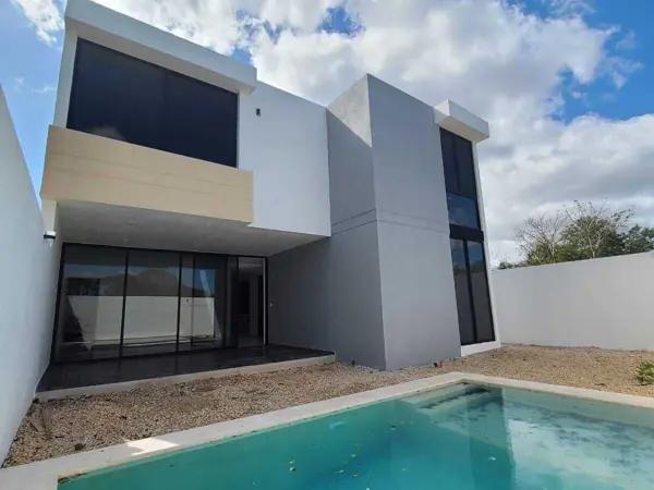 Residencia de Lujo en Temozón Norte | Diseño Impecable y Acabados Premium