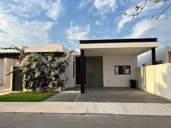 CASA EN VENTA DE UNA PLANTA EN PRIVADA CANARIA, CONKAL, MERIDA CASA EN VENTA DE UNA PLANTA EN PRIVADA CANARIA, CONKAL, MERIDA