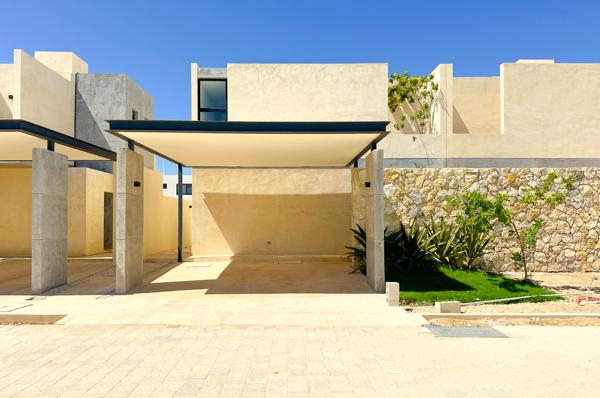 SE VENDE CASA CON ALBERCA EN CONKAL, MERIDA YUCATÁN