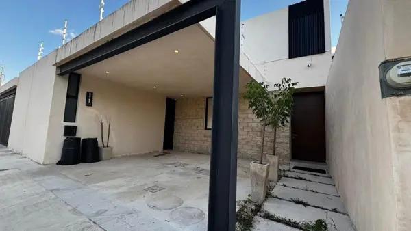 CASA EN VENTA EN MERIDA CHOLUL, AMUEBLADA Y EQUIPADA