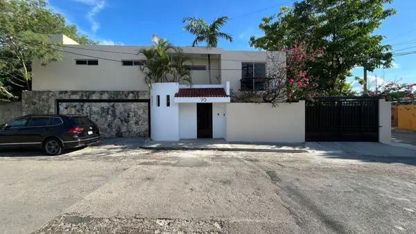 Hermosa casa en venta con muebles de regalo alberca esquina dentro de la ciudad Hermosa casa en venta con muebles de regalo alberca esquina dentro de la ciudad