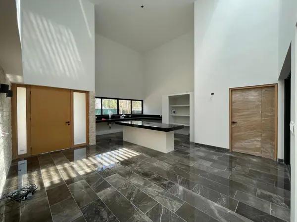 CASA EN VENTA EN MÉRIDA YUCATÁN EN EL COUNTRY CLUB SOBRE AVENIDA PASEO JAGUAR CASA EN VENTA EN MÉRIDA YUCATÁN EN EL COUNTRY CLUB SOBRE AVENIDA PASEO JAGUAR