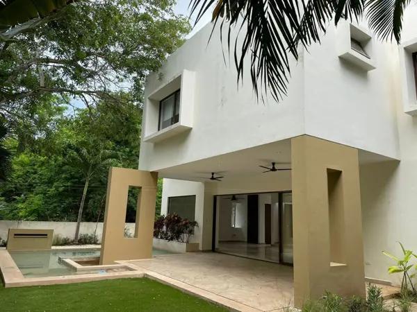 CASA EN RENTA EN MÉRIDA YUCATÁN EN YUCATÁN COUNTRY CLUB