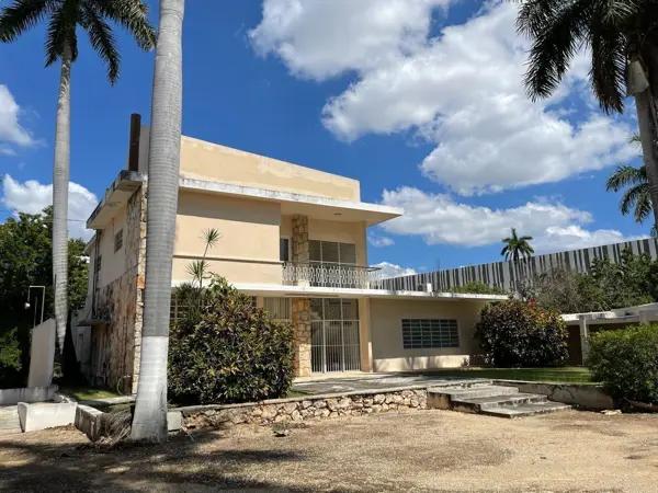 CASA EN RENTA EN MÉRIDA YUCATÁN SOBRE AVENIDA COLÓN EN GARCÍA GINERÉS
