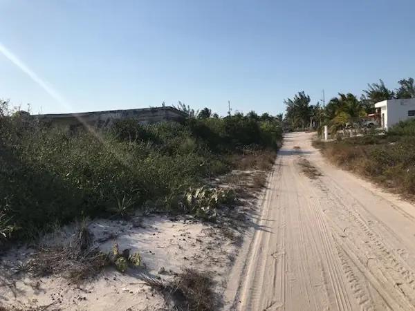 TERRENO EN VENTA CHICXULUB PUERTO, PROGRESO EN SEGUNDA FILA. MÉRIDA