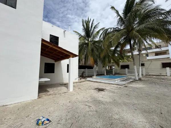 CASA EN VENTA EN SEGUNDA FILA EN LA PLAYA, SAN BENITO CASA EN VENTA EN SEGUNDA FILA EN LA PLAYA, SAN BENITO