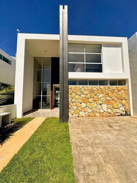 CASA TIPO VILLA EN VENTA EN CONKAL, CON ALBERCA, MERIDA YUCATAN CASA TIPO VILLA EN VENTA EN CONKAL, CON ALBERCA, MERIDA YUCATAN