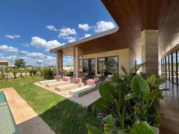 TERRENO EN VENTA EN EXCLUSIVA PRIVADA EN XCANATÚN EN EL NORTE DE MÉRIDA YUCATÁN