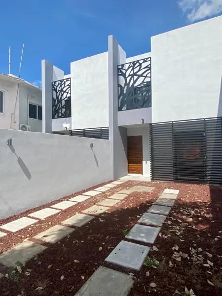 CASA EN VENTA EN 1RO DE MAYO SUR BOCA DEL RIO