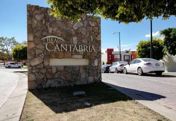 Casa en Real Cantabria, Zapopan - EXCELENTE OPORTUNIDAD PARA INVERTIR