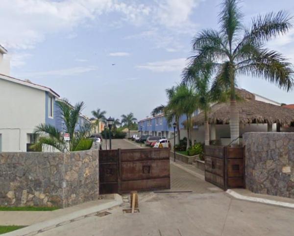 CASA EN VENTA PASEO DEL MAR  FRACCIONAMIENTO VILLA DEL MAR ZIHUATANEJO GUERRERO
