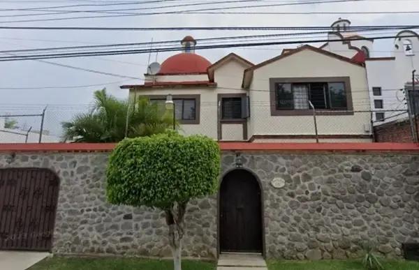 Casa En Venta En Paseo de los Burgos Burgos Cuernavaca Temixco Morelos CUCM 059