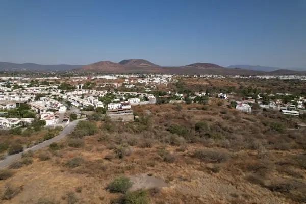 Terreno residencial en venta sobre avenida principal en Santa Fe, Xochitepec Terreno residencial en venta sobre avenida principal en Santa Fe, Xochitepec