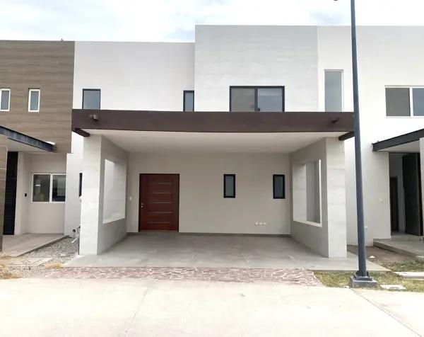 Casa en venta en Altozano La Nueva Laguna | Circuito Ciruelos
