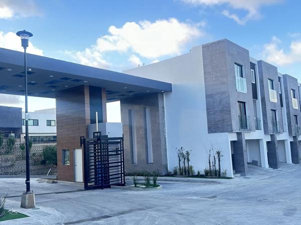 CASA EN VENTA EN LAS PLAZAS